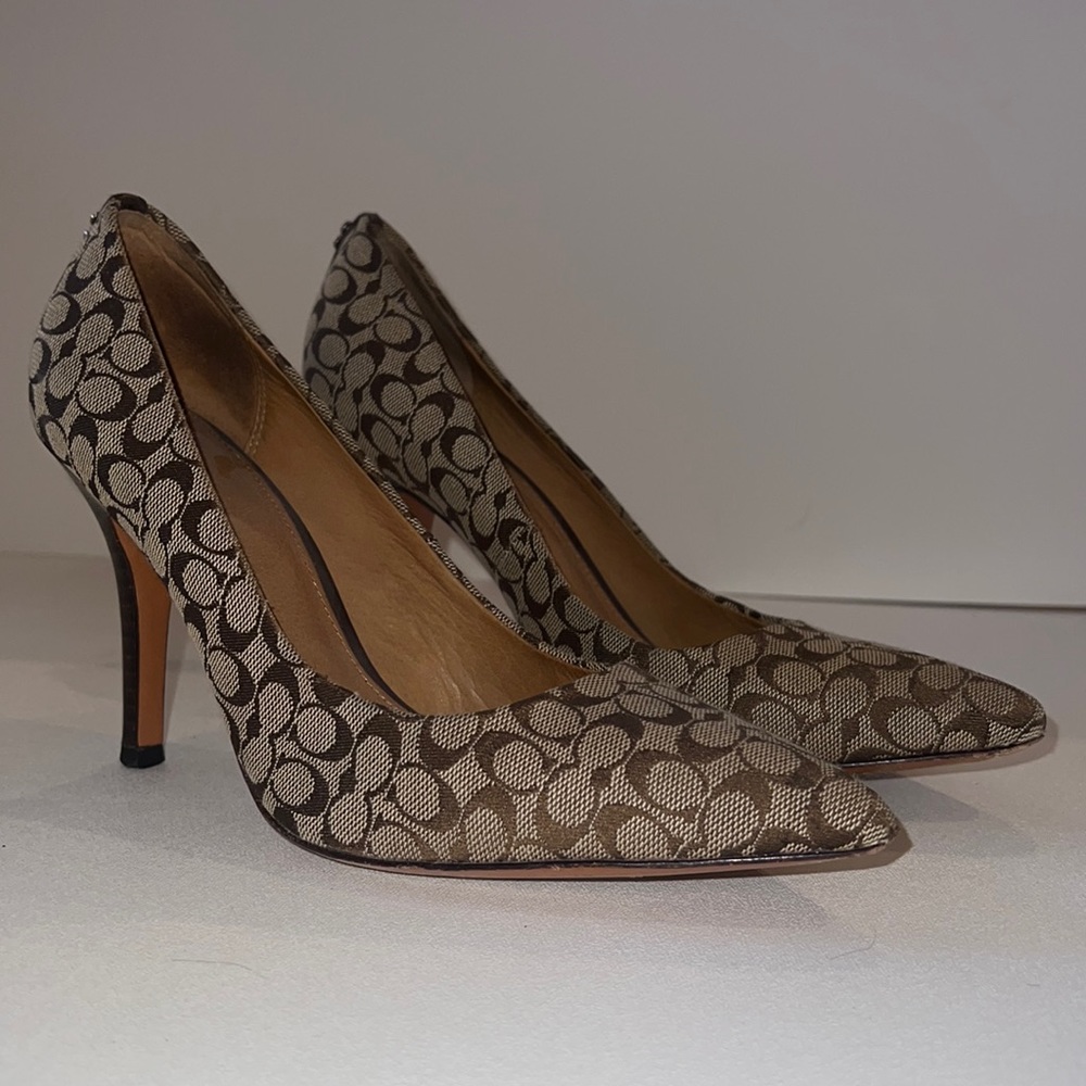Coach monogram Sz 7.5 heel